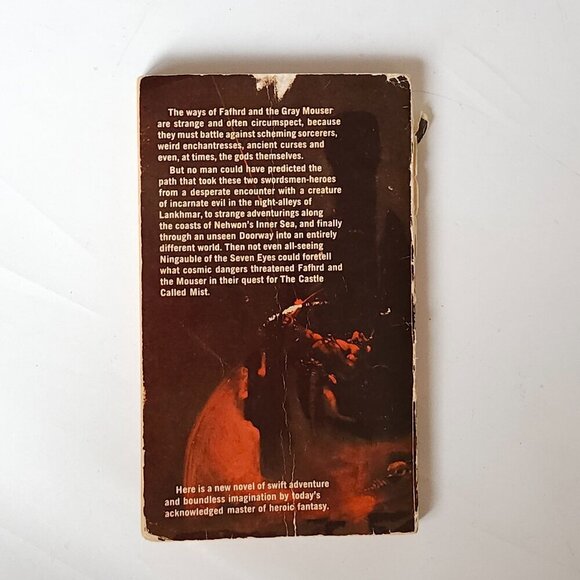 Fritz Leiber Swords in the Mist Paperback Novel - Picture 2 of 3